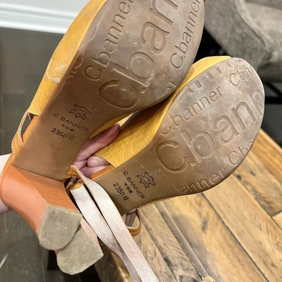 Heels - Picture 3 of 3